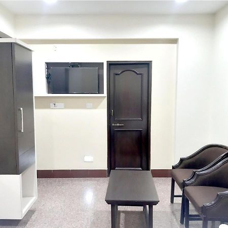 בלגאום Hotel Adarsha Palace מראה חיצוני תמונה