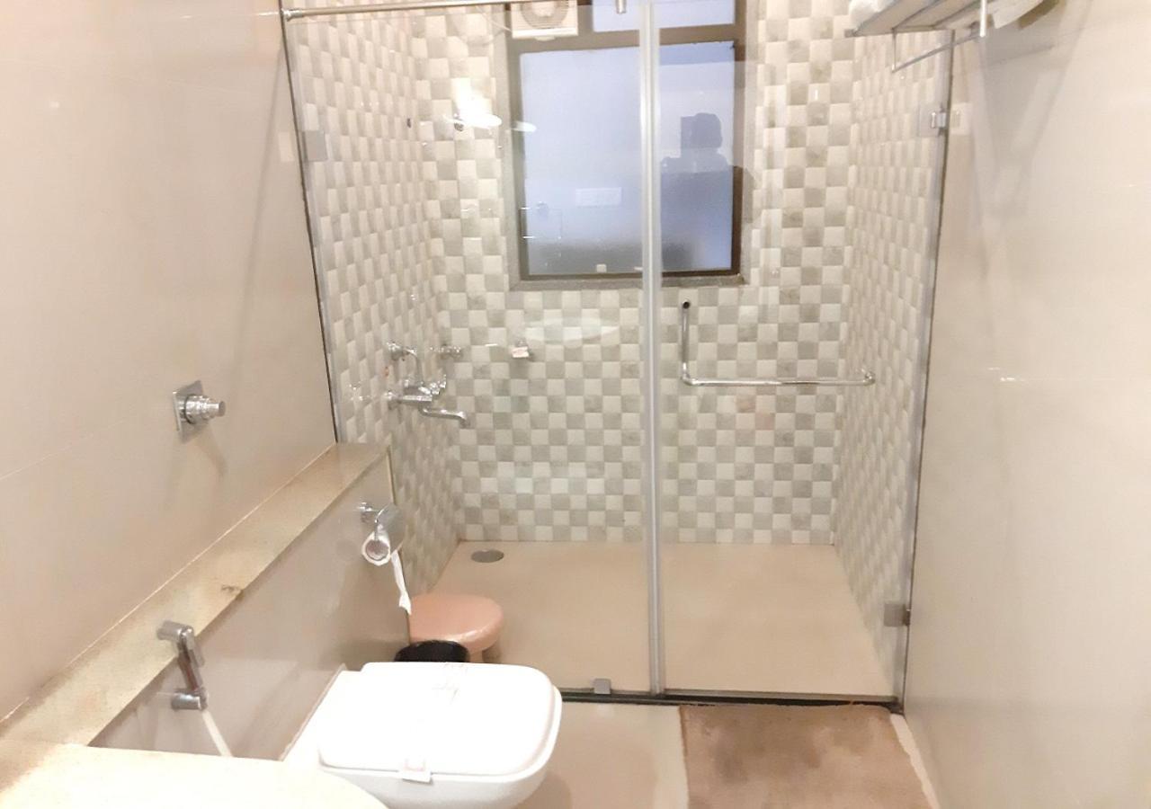 בלגאום Hotel Adarsha Palace מראה חיצוני תמונה